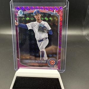 WILFRI DE LA CRUZ 2025 BOWMAN CHROME 1ST FUCHSIA GEOMETRIC /299