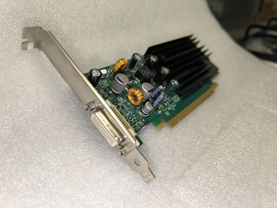 HP (430965-001) NVIDIA Quadro NVS 285 Graphics Card - 128MB DDR2 PCIe-x16  - Image 2 of 4