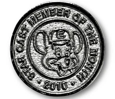 🌟2010 Star Cast Member Of The Month Chuck E Cheese Employee Pin🌟