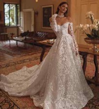 Luxury A Line Lace Wedding Dress Vintage Long Sleeve Sexy Bridal Gowns Applique