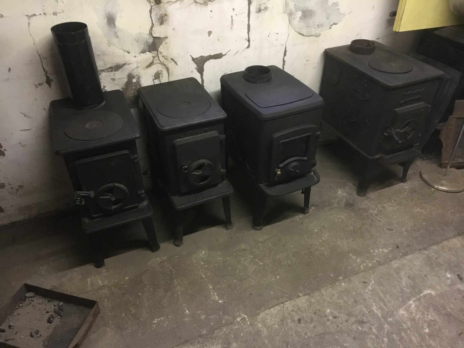 Jotul F220 Petite black Enamel iron. . Norwegian stove eBay