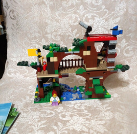 LEGO CREATOR: Treehouse Adventures (31053) Incomplete