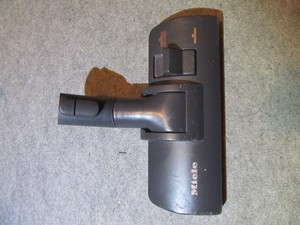 Miele S141 Handstaubsauger Bodendüse Bodenbürste  gebrauchter  Zustand 04755820