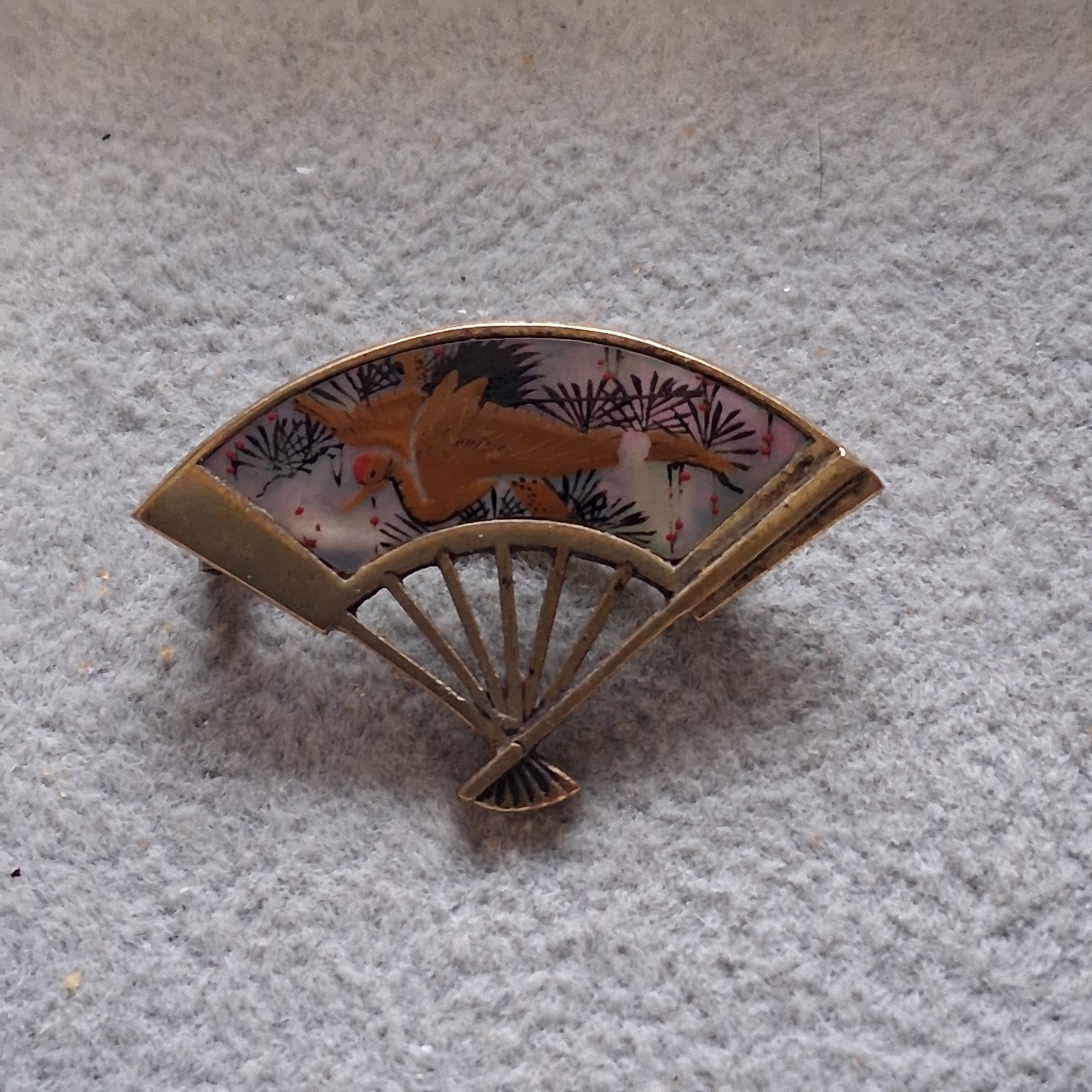 Mother of Pearl Inlay Fan Brooch Pin Brass Asian Crane Bird Hand Painted Vintage