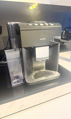 Siemens EQ.500 integral Kaffeevollautomat Schwarz Display Start/Stopp Espresso