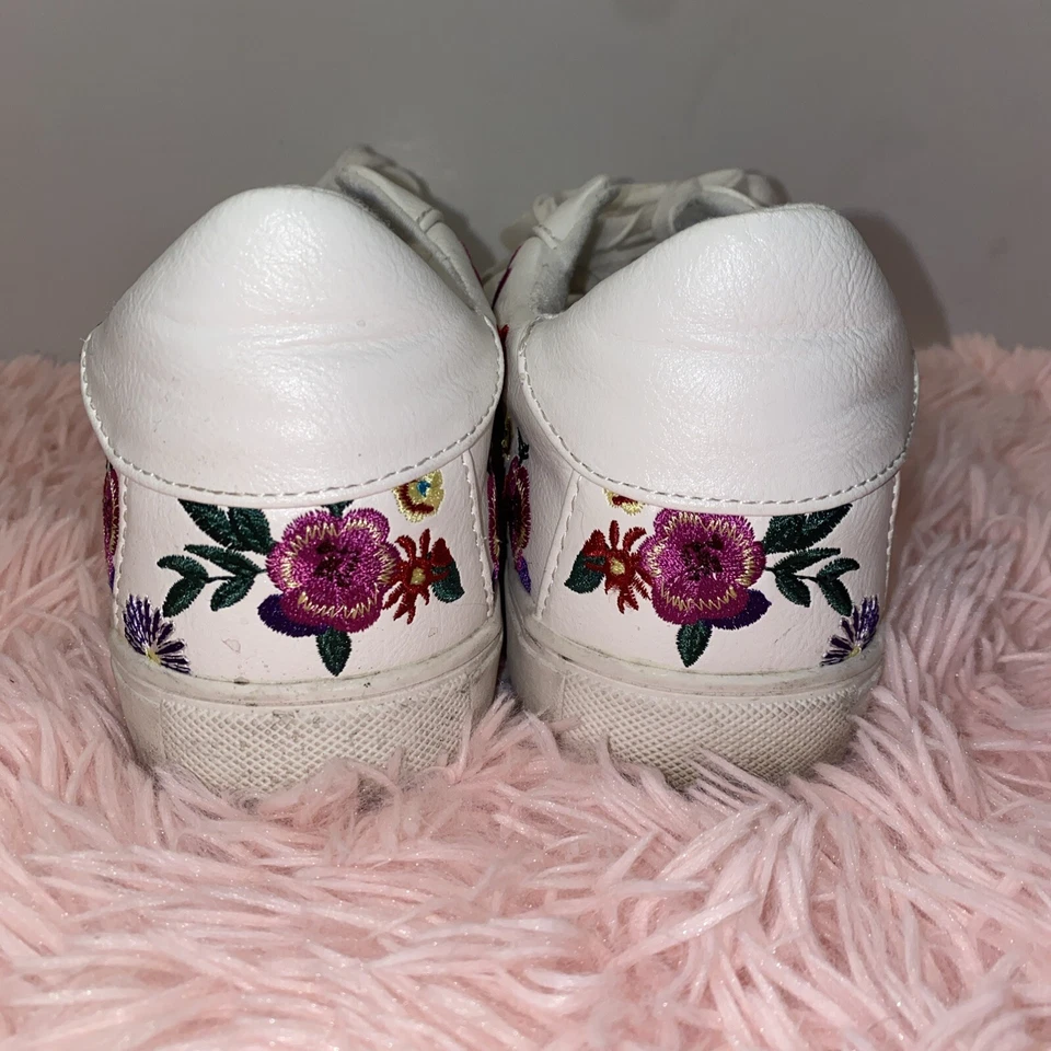 Tenis para mujer Betsey Johnson mayas de caña baja con cordones de moda-talla 11 Foto 3 de 4