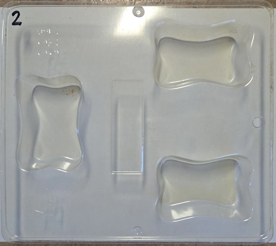Lote de 12 paneles de molde de barra de jabón transparente 3 barras cada uno - Forma de hueso de perro - USADOS, TAL CUAL Foto 3 de 4