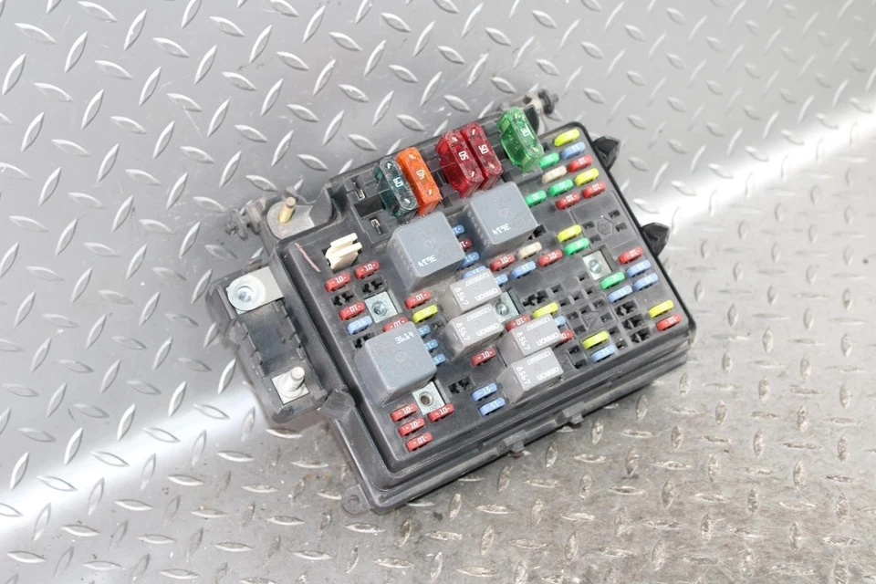 00-02 Sierra 1500 4.8L Motor Engine Fuse Relay Power Distribution Box Housing OE Foto 3 de 4