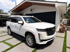 2023 Cadillac Escalade PREMIUM AWD 1 OWNER LOW MILES NO RESERVE!