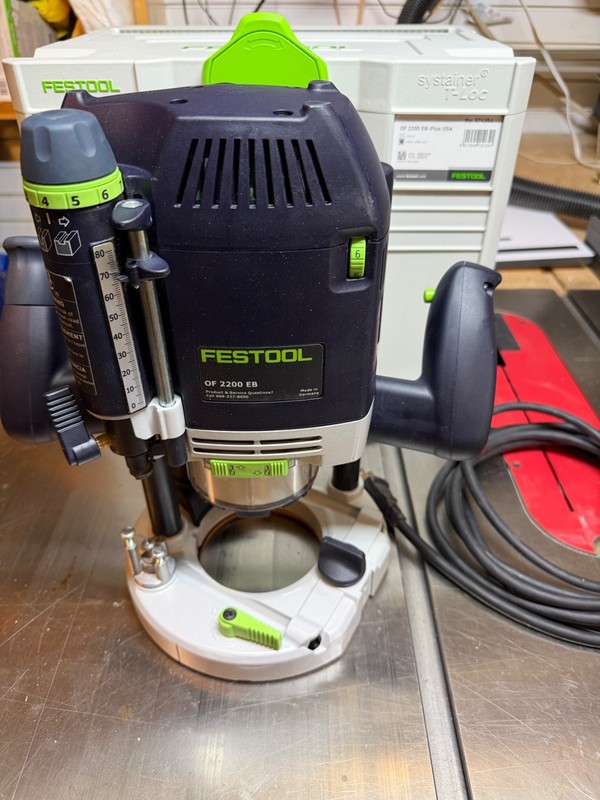 FESTOOL OF 2200 EB Plunge Router & Systainer & Festool Parallel Edge Guide/Side!