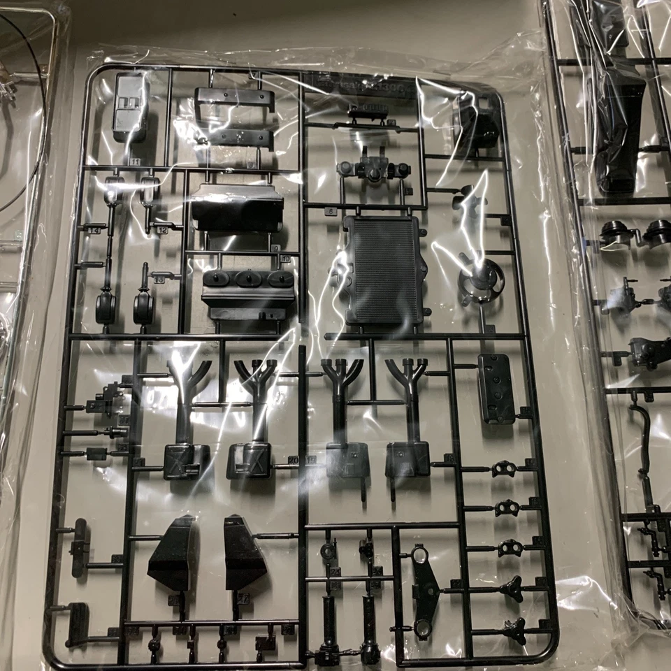 KAWASAKI Z1300 DOYUSHA 1:8 Kit Da Montare Collezione Moto Modellismo | PERFETTO - Immagine 4 di 4