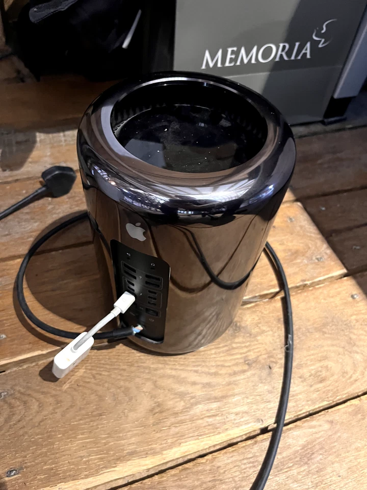 Apple Mac Pro A1481 Desktop - 2013  - Image 2 of 4