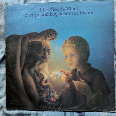 THE MOODY BLUES - EVERY GOOD BOY DESERVES FAVOUR - 1971 GATEFOLD LP -  vgc.