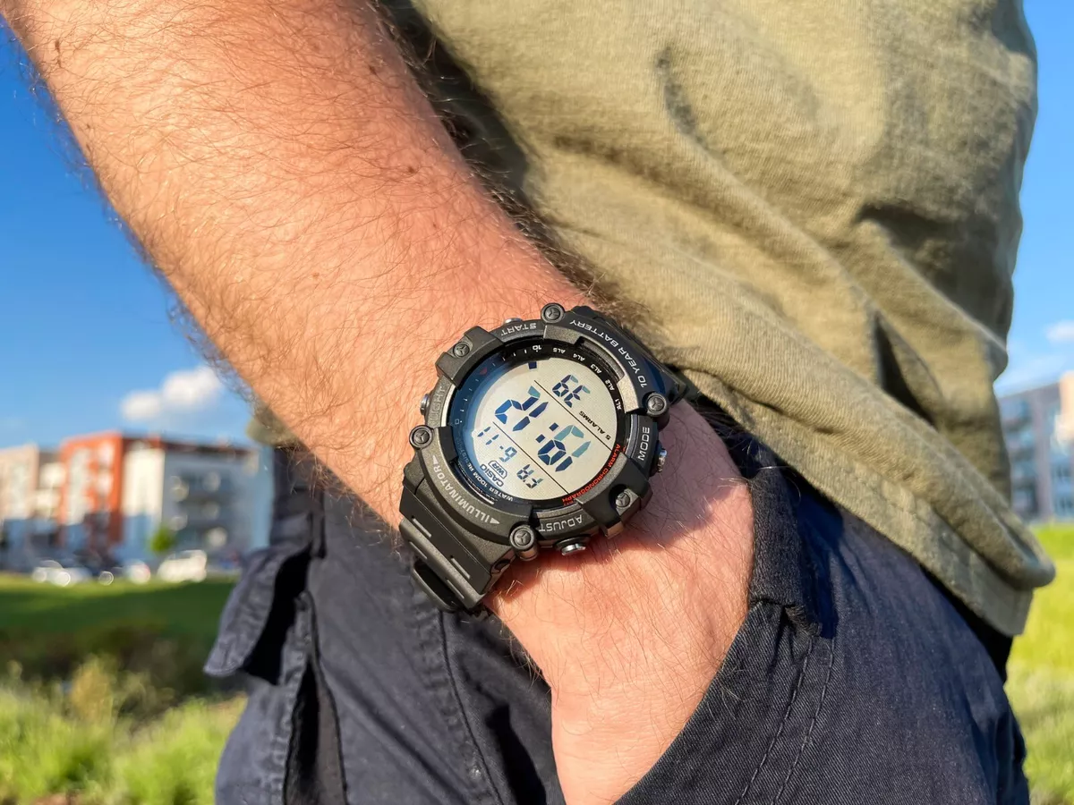 Black resin strap cheap