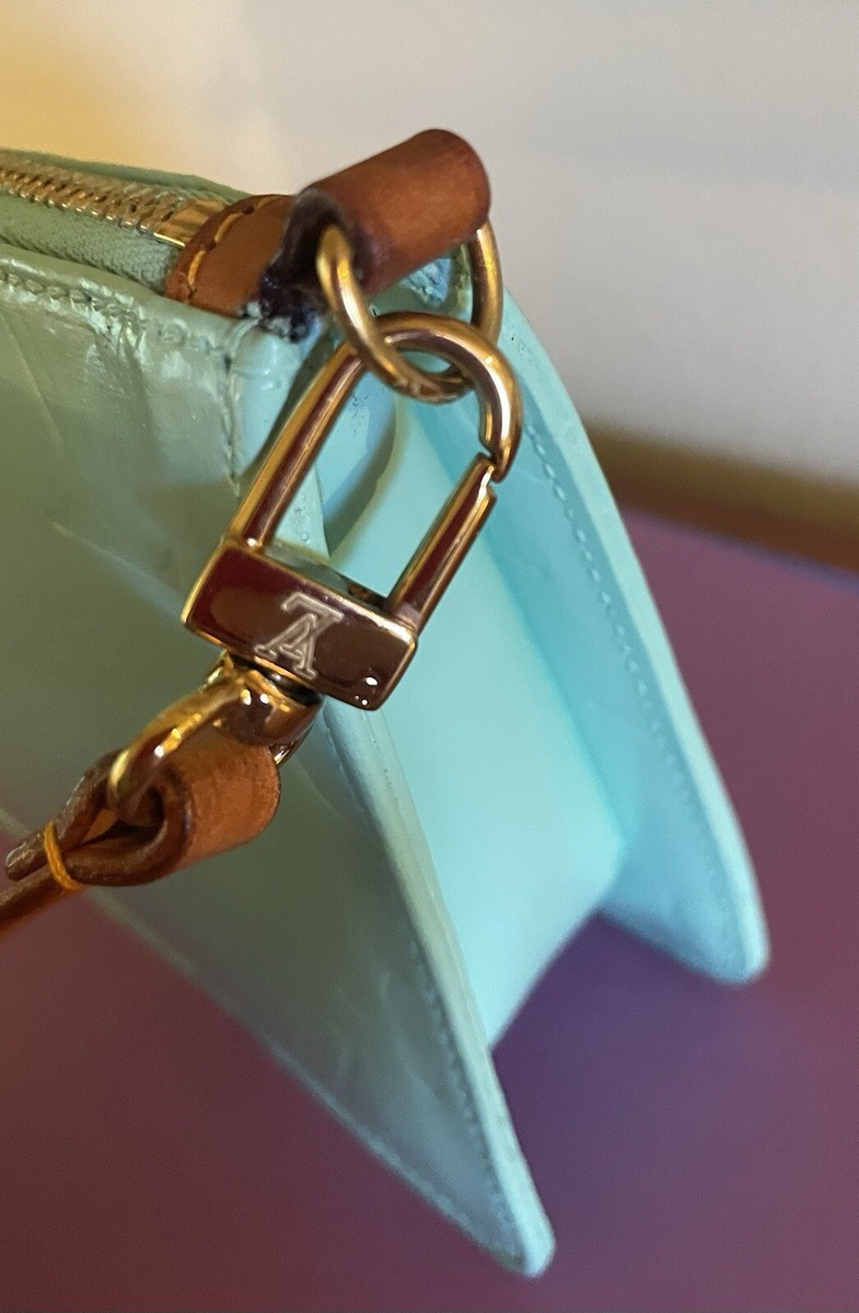 Louis Vuitton Lexington Pochette Monogram Vernis Seafoam Louis Vuitton Lexington Pochette Monogram Vernis Seafoam