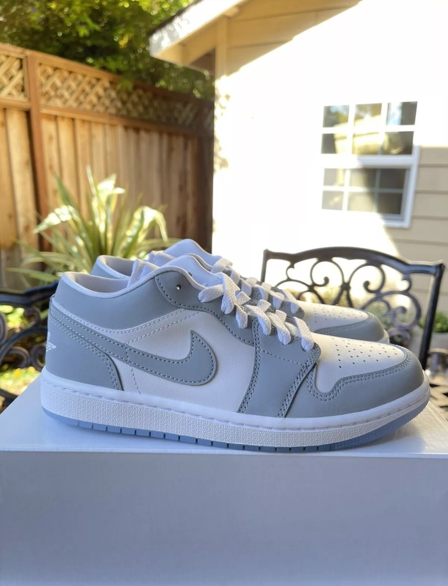 靴 Nike WMNS Air Jordan 1 Low Wolf Grey Nike Air Jordan 1 Low Wolf Grey Aluminum Women's Sizes