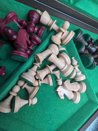 Set scacchi tre giocatori scatola in legno foderata in feltro con scacchiera intagliata a mano - Foto 3 di 21