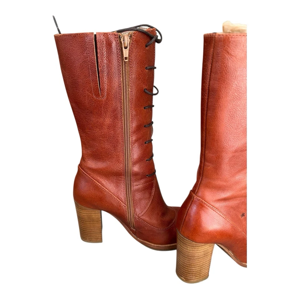 Botas marrones para mujer Cubana con cierre de corbata de cuero con tacón ancho 7” Foto 4 de 4