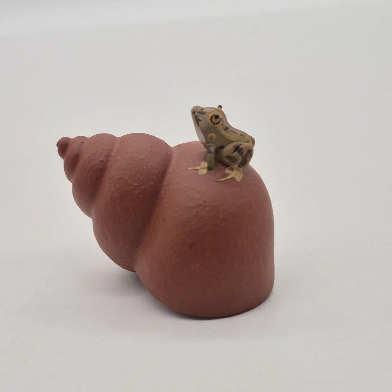 Chinese Yixing Zisha Tea Pet Frog on Snail Shell Red Clay Seal Mark Figurine