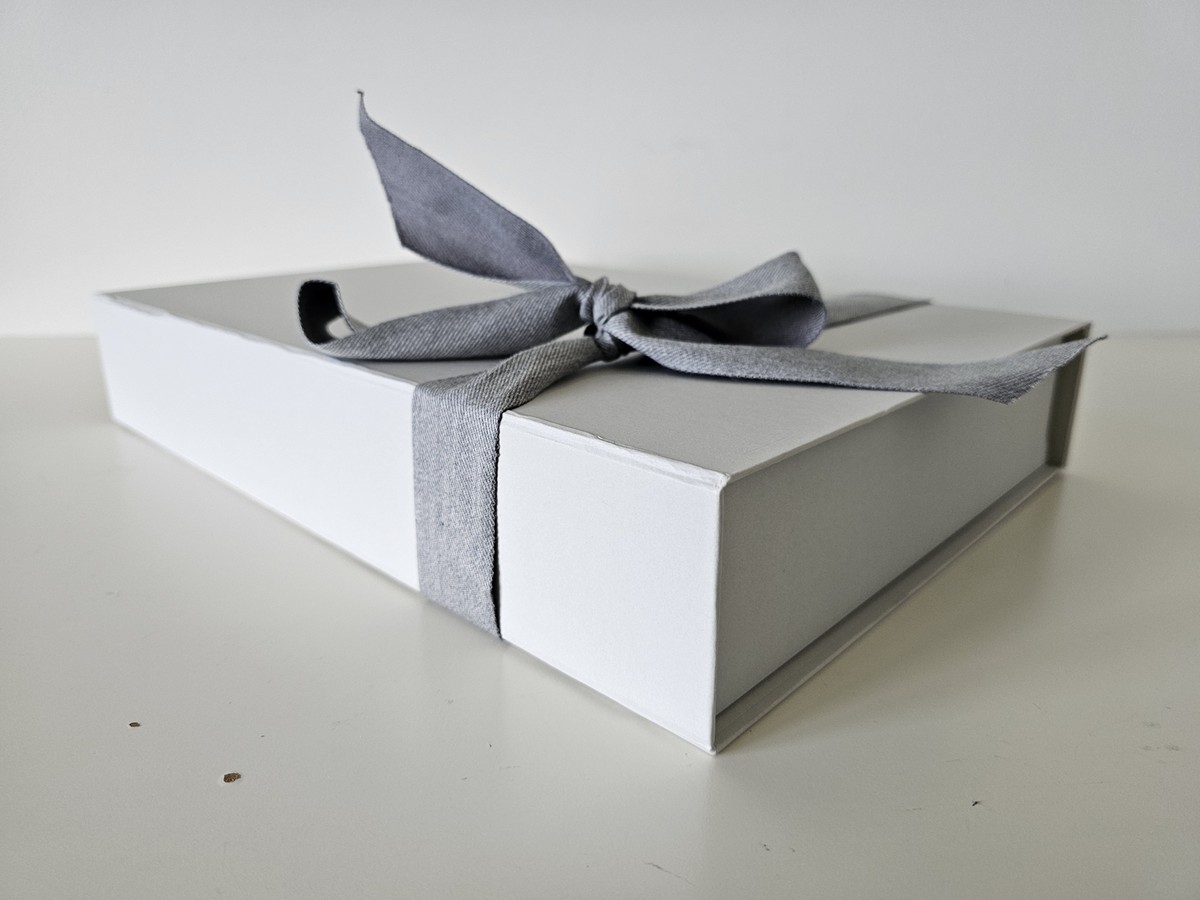 New BRUNELLO CUCINELLI Grey Gift Box, Card Holder & Dust Bag