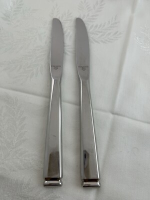 Reed & Barton Barclay  Stainless Japan 18/8 Handle glossy 2 dinner knives 8 7/8''