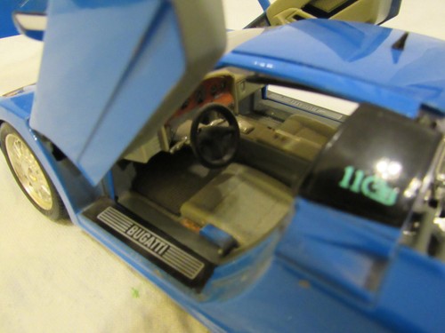 1:18 Burago Bugatti EB110 - Picture 5 of 8