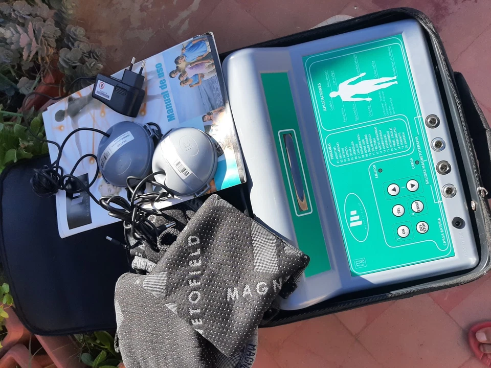 Dispositivo de terapia de magnetoterapia Magnetofield hecho en Italia Foto 3 de 4
