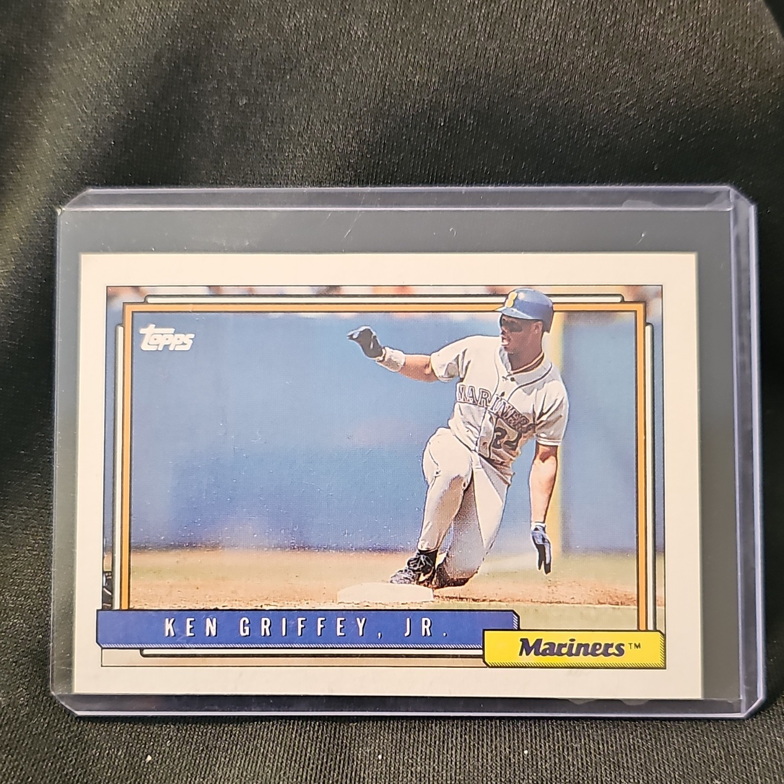 1992 Topps Ken Griffey Jr. Mariners Baseball Base Set Card #50