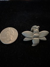 Longaberger 2002 Vintage Pewter Bumblebee Basket Pin/Lapel Pin Made In The USA