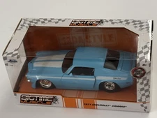 Jada Bigtime Muscle 1971 Chevrolet Camaro Diecast Car light Blue/White strips