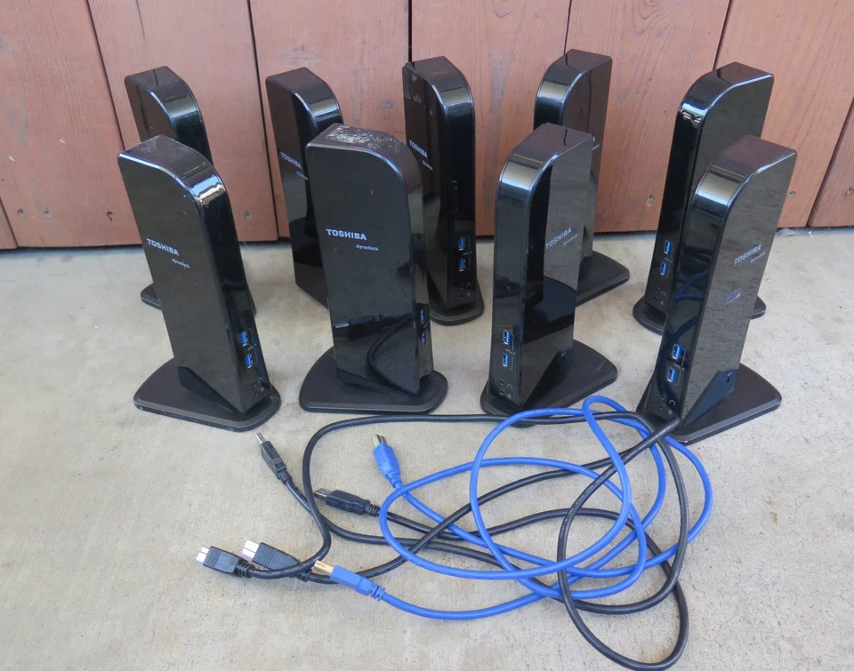 Lote de 9 estaciones de acoplamiento universales USB PA3927U-1PRP Toshiba Dynadock U3.0 Foto 2 de 4