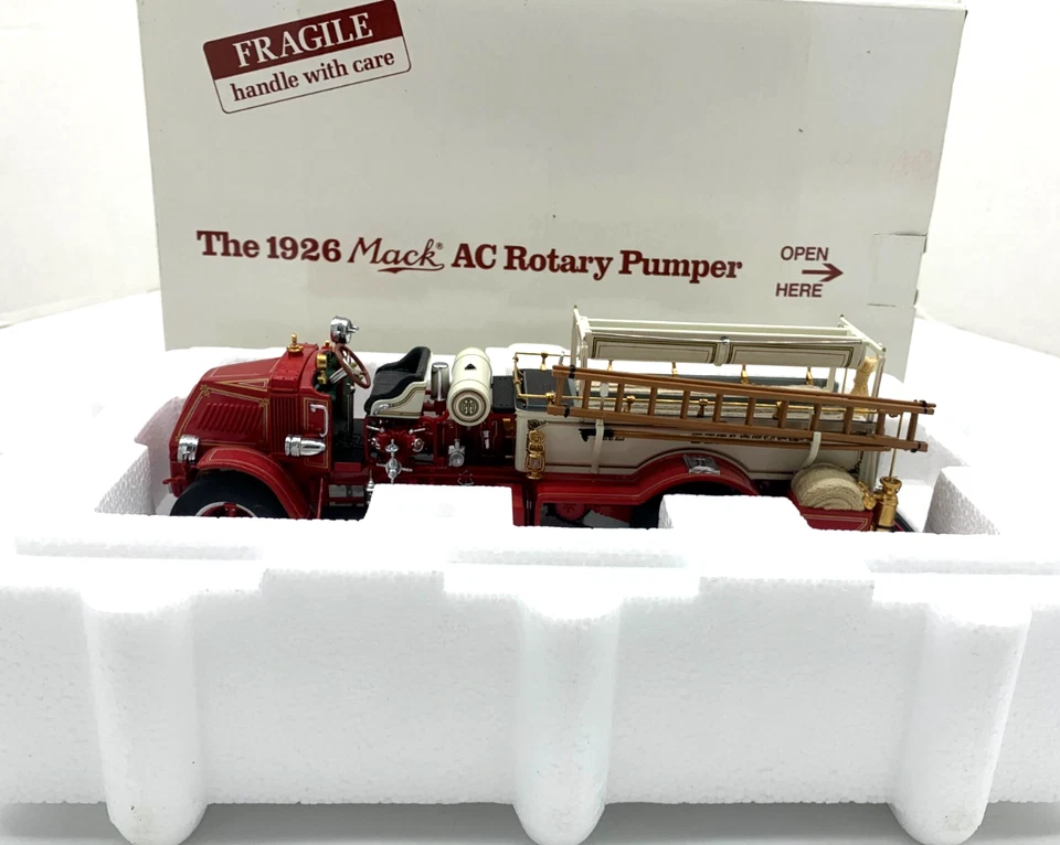 The Danbury Mint   1926 Mac AC   Rotary   Pumper   Fire Truck   1/32   Die-Cast - Image 2 of 4