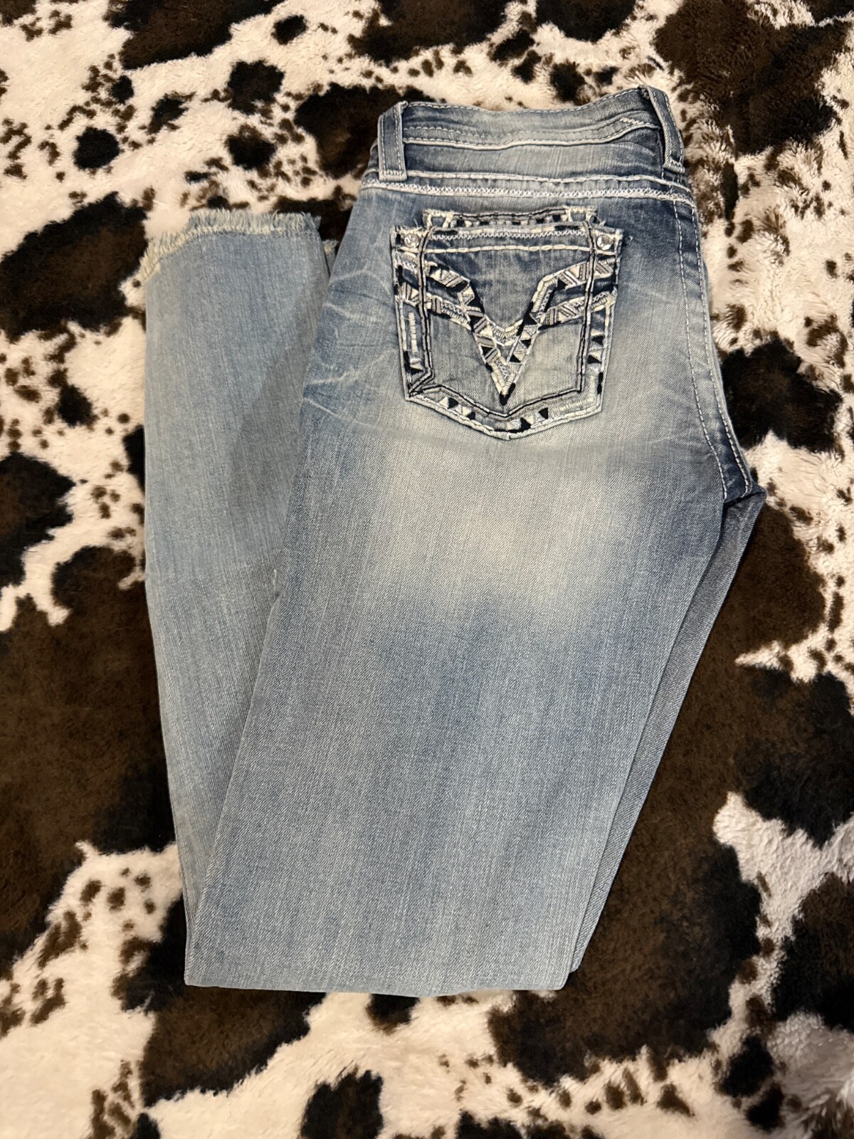 vigoss women’s skinny jeans 27x29. Only worn a few times look brand new