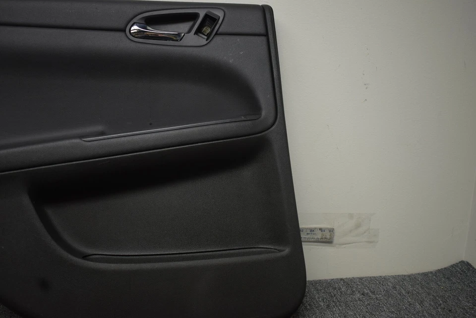 Chevrolet Impala 2009-2013 puerta interior trasera izquierda OEM de fábrica Foto 3 de 4