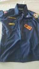 Vintage blue Boy Scout Uniform Shirt sz med patches (den patch is loose)