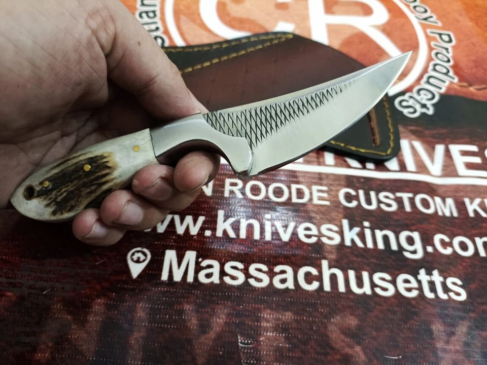 CUCHILLO VAQUERO DE CAZA PERSONALIZADO FORJADO A MANO CON MANGO Y FUNDA DE CIERVO Foto 3 de 3