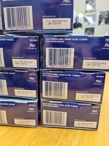 CREST Whitestrips 3D White MONTHLY WHITENING BOOST Strips EXP. 2018 NEW SEALED - 第 2/2 張圖片