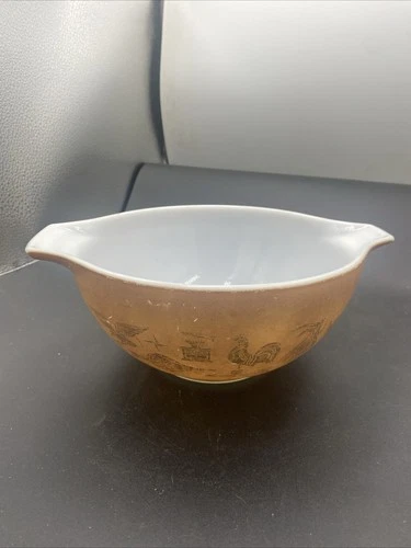 Pyrex  Americana Cinderella Gold Mixing Bowl #442  1 1/2 quart Dwd Read Plz