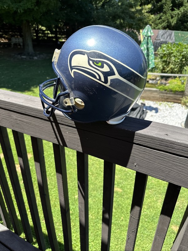 Seattle Seahawks 2011 Vintage Riddell Display Football Helmet