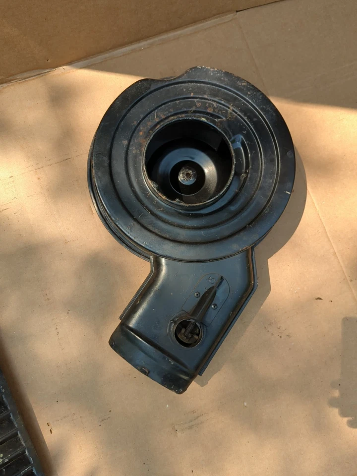 Chevy G10 G20 G30 Vandura 1990-1993 5,7 L caja purificadora de aire OEM 25097957 Foto 2 de 4