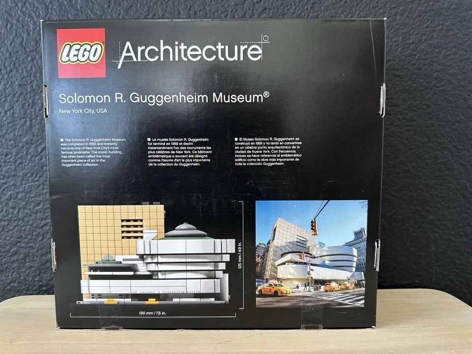Brand New & Sealed LEGO ARCHITECTURE: Solomon R. Guggenheim Museum (21035) - Image 2 of 4
