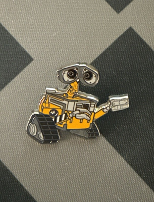 2024 WDW Disney Hidden Mickey Wall-E Robot Pixar Pin (18)
