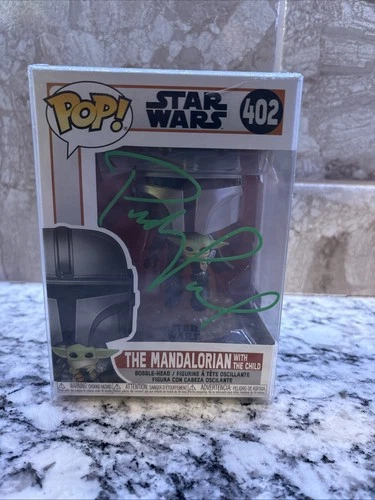 SIGNED PEDRO PASCAL Funko Pop! Vinyl: Star Wars - The Mandalorian #402