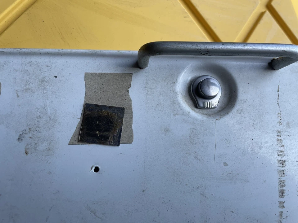 Chevrolet C20 1967-1972 camioneta interior tablero panel guantera puerta con pestillo de bisagra Foto 3 de 4