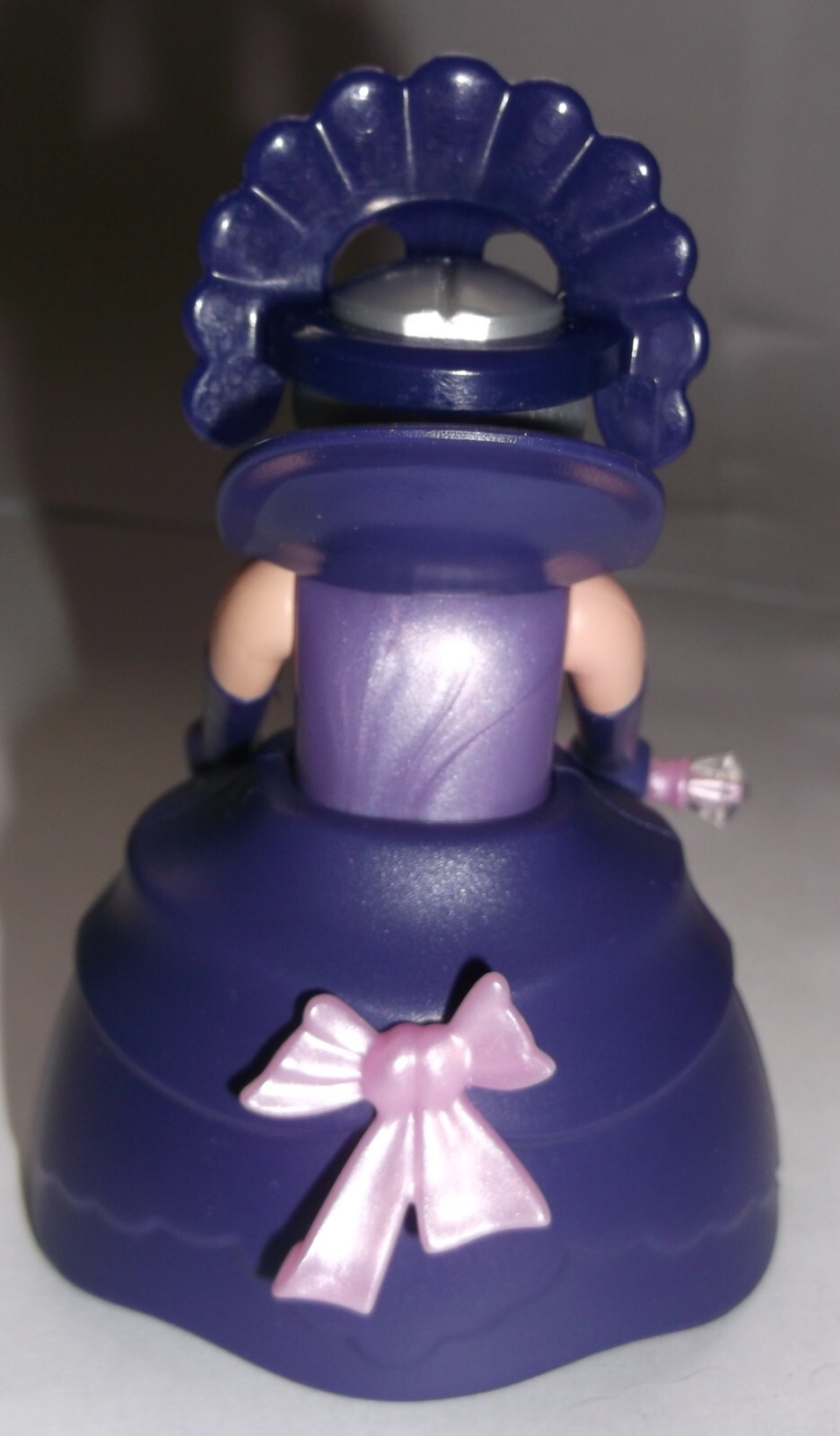 Playmobil Traumschloss Dame In Lila Kleid Mit Kopfbedeckung NEU EBay de playmobil-traumschloss-dame-in-lila-kleid-mit-kopfbedeckung-neu-ebay-de
