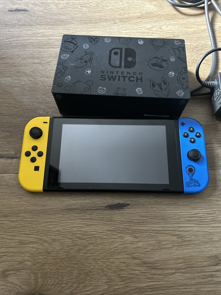 Nintendo Switch Fortnite Auflage 32GB Spielkonsole - Blau/Gelb