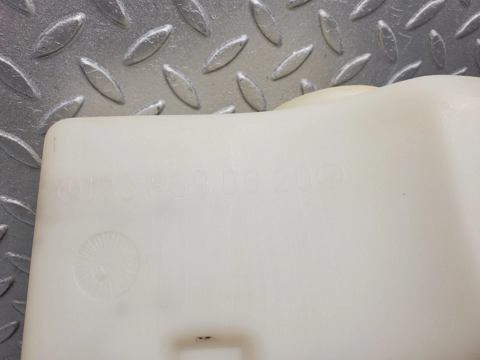 ⚙46339⚙ Mercedes-Benz C123 280CE cupé parabrisas lavadora tanque de depósito de líquido Foto 2 de 4