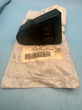 ONE GENUINE INTERNATIONAL DOOR SWITCH CONTROL  2590927C1 BUS SHIPS FREE