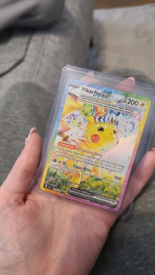 Pikachu ex, Foto 3 von 3