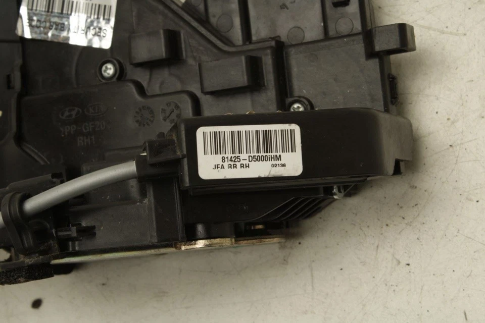 Actuador de pestillo de cerradura de puerta lateral derecha trasera Kia Optima LX 2016-2020 81425-D5000 OEM Foto 4 de 4